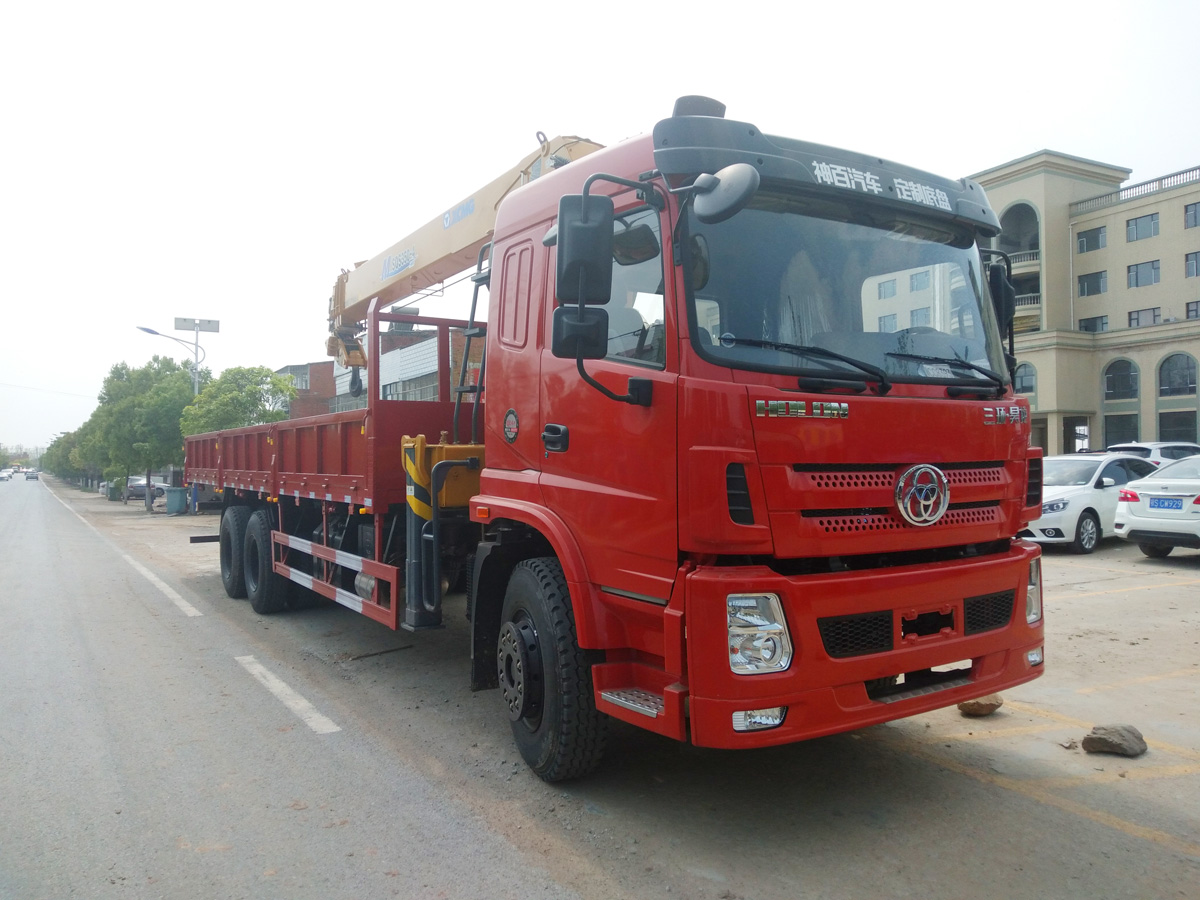 國六三環T280昊龍駕駛室后雙橋上裝徐工14噸直臂式吊機隨車吊