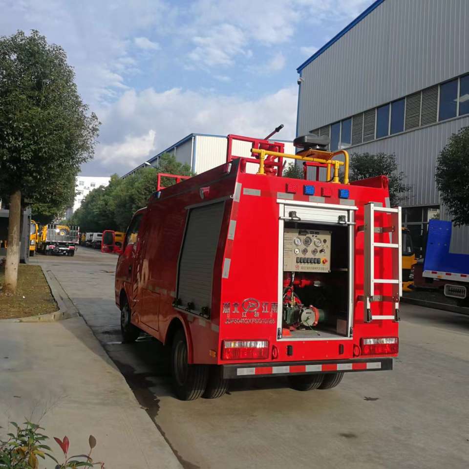 東風(fēng)1噸小型水罐消防車